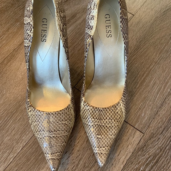 Guess Heels - Picture 2 of 5
